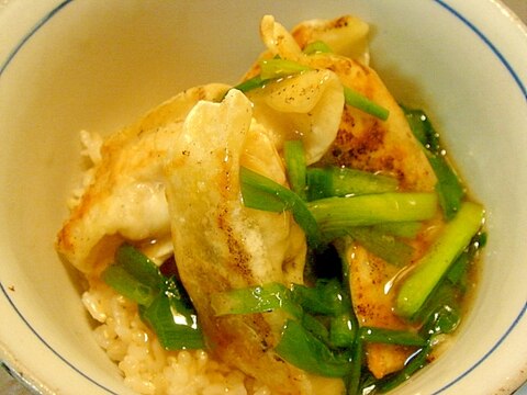 ニラ入り醤油あんかけ餃子丼